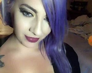 Big ass and lips emo teen jerks off on webcam