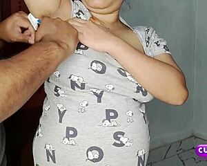 Deshi girl cleans her hairy armpit in HD