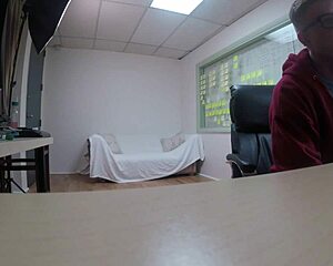 POV homosexual gypsy pleasuring his fan