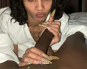 Strawberry Seduces Druffbandit with Exclusive Latina Blow