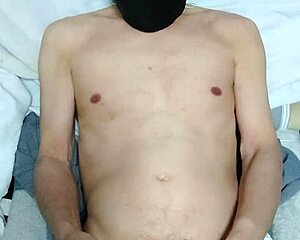 Watch this amateur guy stroking himself intensely during solo session