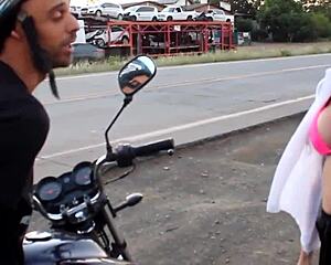 a carona with voyeur element