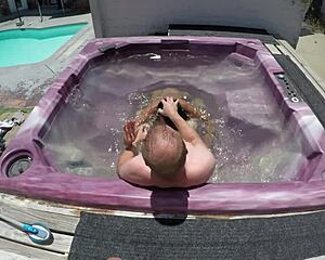 Blonde Dayanara's hot tub POV