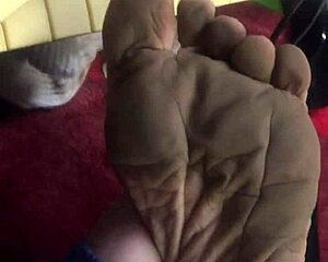 Amateur couple's foot fetish by play recorded in HD
