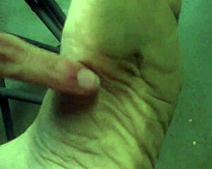 Amateur couple's foot fetish by play recorded in HD