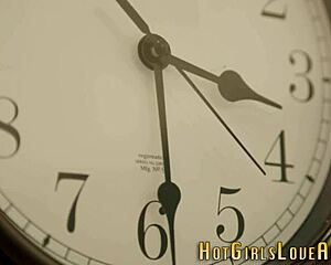 Milf Speelt Intens Met Nieuwe Tiener 18+ Strakke Kont