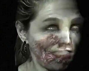 This horny student slut flashes her pussy on sexy snapchats.