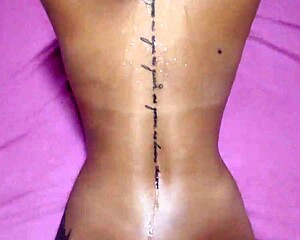 Amateur Licks Pussy Like World Ending