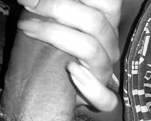 In this video Milena from Bahia gives oral pleasure