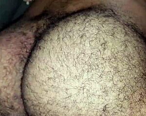 Apreciando o Rabão Peludo do Namorado com Tesão!