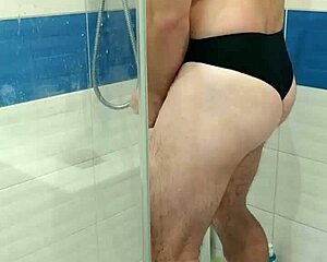 Sexy tranny in bikini jerks by the pool