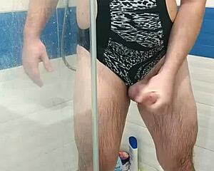 Sexy tranny in bikini jerks by the pool