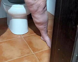 Coolmarina makes me run in the bathroom