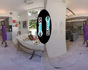 Helpful coach bangs cheerleader cecelia taylor in vr porn