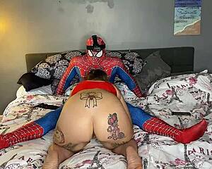 Spidey, stratil si sa? Toto cosplay komiksové dobrodružstvo je divoké! 🕷️