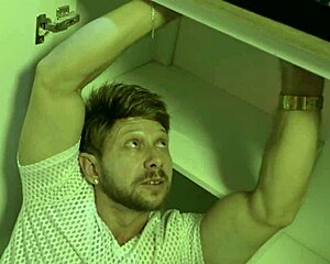 Blonde whore calls doorman to lick her pussy 😈