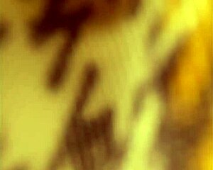 Hermosa joven latina morena con gran culo