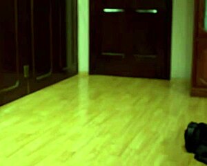 Tetona Deliciosa Ladrona Checks Into Hotel For A Steamy Encounter