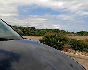 Saya nonton Sirena Sweet kasih Jean Pallet blowjob outdoor keren