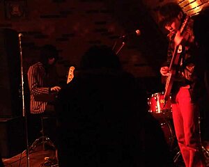 Kan deze Japanse milf ruw deepthroaten?