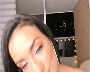 vanessa looking sexy on webcam chat