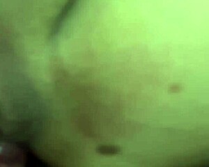 Teen Squirts While Cumming in Pussy