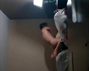 guy meets a housewife for a simple talk