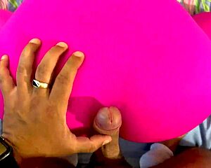 Blonde milf masturbates in tight yoga pants