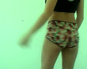 teen dancing brazilian funk 39