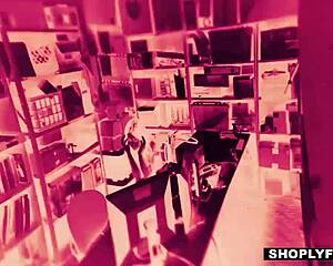 Officers catch thief