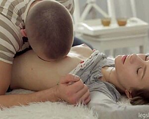 Instagram star Alice Marshall shines in hot content