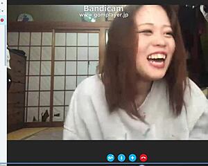 Japanese angry girls video on Twitter