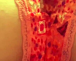 i keep dreamin about those pink panties, theyre so teasin