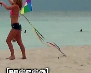 sammi clair's outdoor blowjob fun under the sun