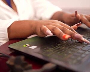 Secretary flaunts big tits and ass 😍