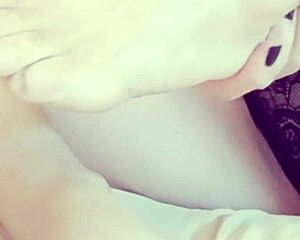 Fetish with this blonde's wet pussy