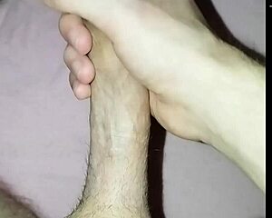 Watch this solo dick play?