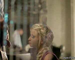 Fellucia gives a perfect oral performance