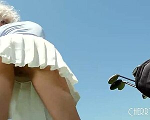 Voll natürlich große Titten Blondine Skye Blue, willst du sehen, wie ich mich mit einem Dildo auf dem Golfplatz ficke?