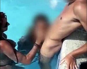 Putaria Em Festa De Swing Praia E Piscina - Melissa Devassa