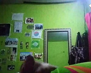 Fofinho cums hard in gay suggestive moment