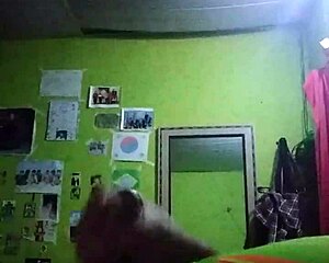 Fofinho cums hard in gay suggestive moment