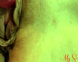 How Does Lexie Reach Orgasm With A Clit Vibe Toy?