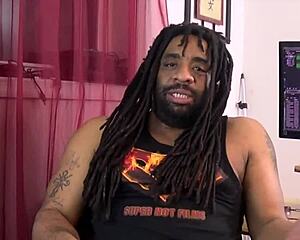 Hd amateur milf makes small cock sloppy wet