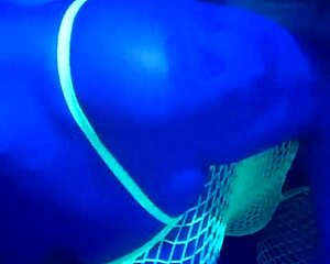 mandeezy4u2 interacts with couple in pov