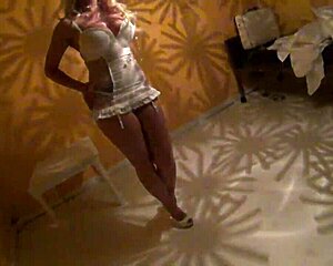 Britney Amber Shows Big Tits And Pussy Nude