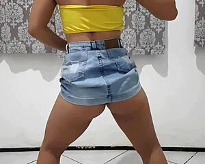 loira casada seduz novinho rebolando tira roupa fode buceta chupa grelinho