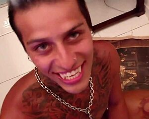 I am a masked older gay man seeking amateur encounters