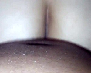 Sentando-Se Pica Enorme