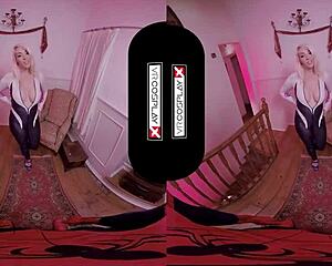 Spider Gwen Cosplay Blows Mind With Mouth And Pussy